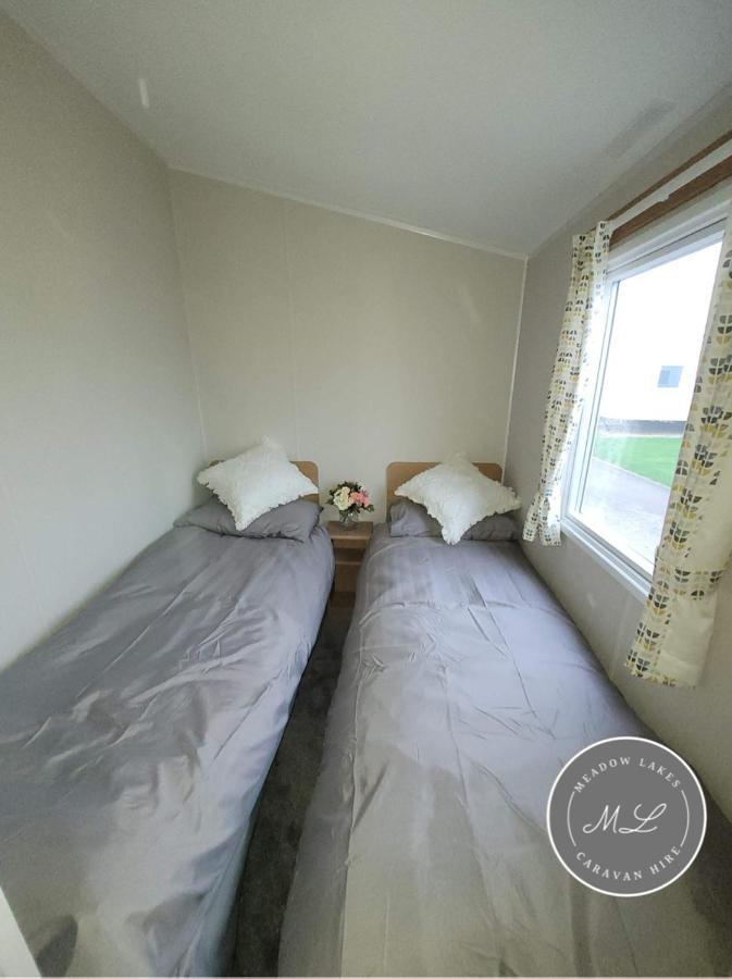 Palm Grove 181- Golden Palm - Pet Friendly, Wifi, Central Heating, Bed Linen - Meadow Lakes Caravan & Lodge Hire Chapel Saint Leonards Exteriör bild